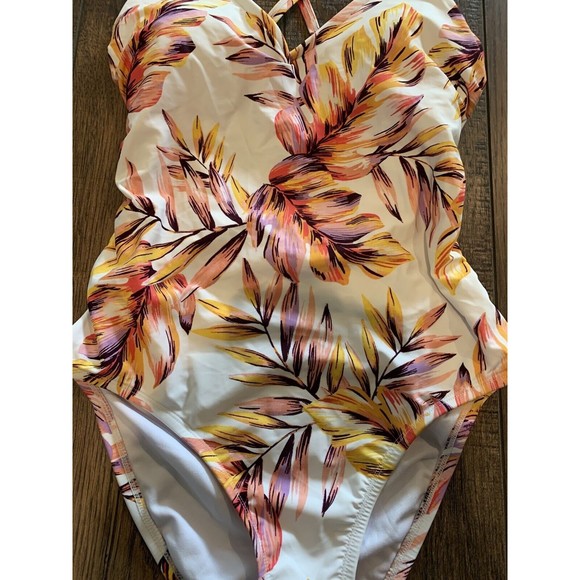 Kona Sol V-Neck Cross Back Medium Coverage One Piece Swimsuit White medium 820 - Picture 6 of 8